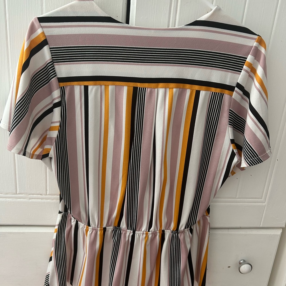NWOT FAITH AND JOY by Monteau Multicolor Striped V-Neck Top w/Capped Sleeves - Picture 10 of 16